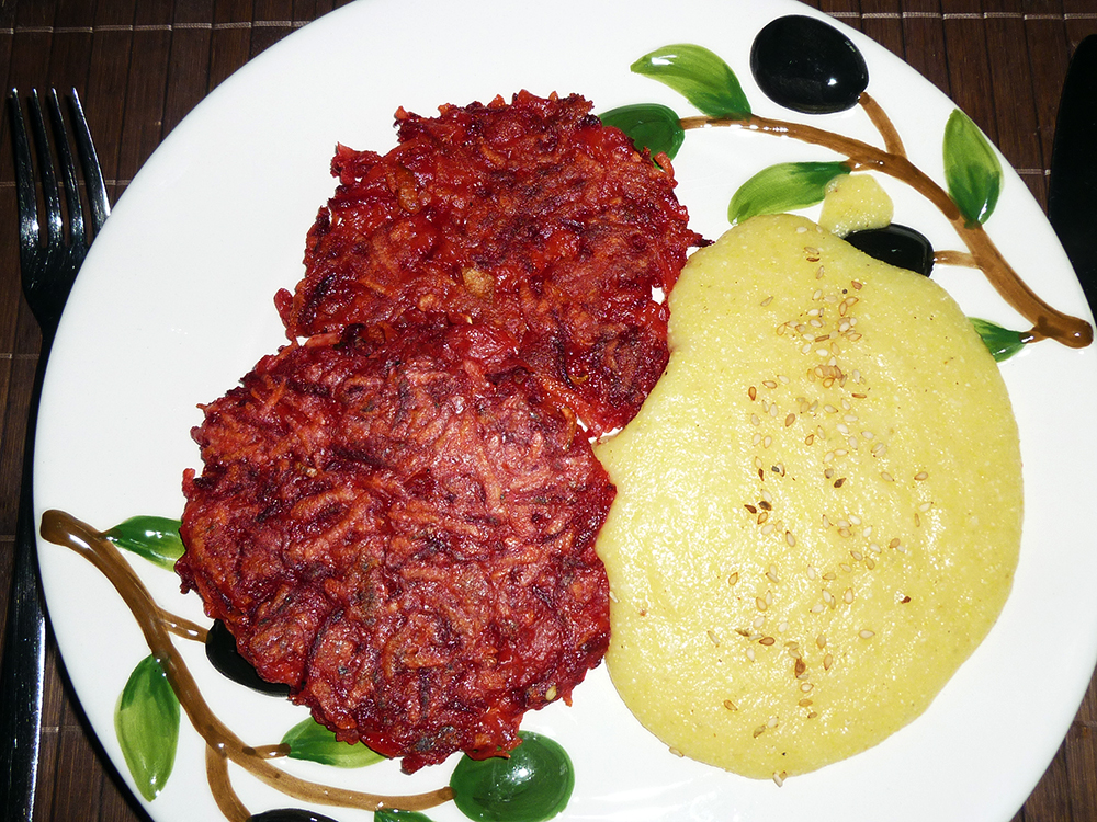 Rote Beete-Kartoffel-Rösti mit Polenta | KochWastl